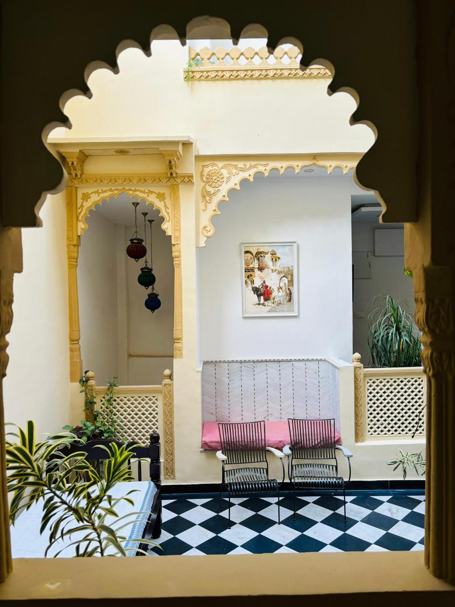 Hotel Mewari Villa Удайпур Экстерьер фото