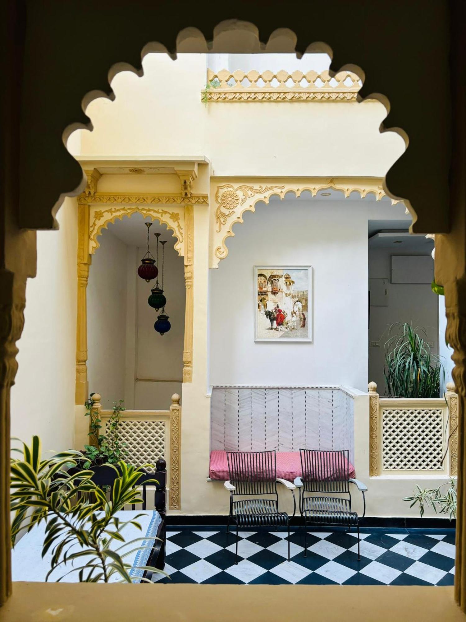 Hotel Mewari Villa Удайпур Экстерьер фото