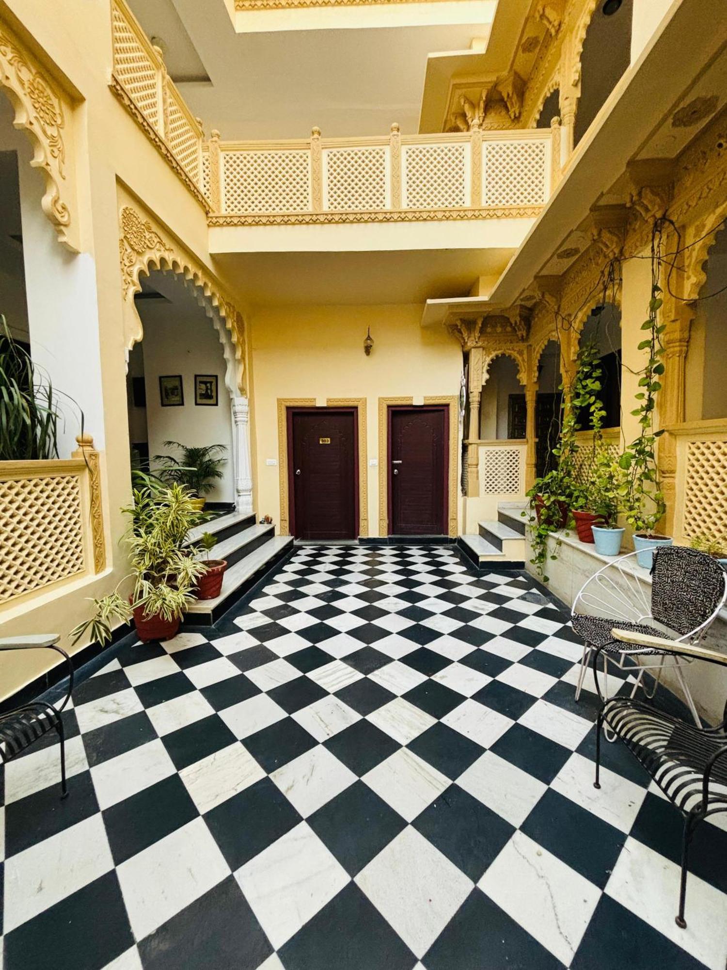 Hotel Mewari Villa Удайпур Экстерьер фото