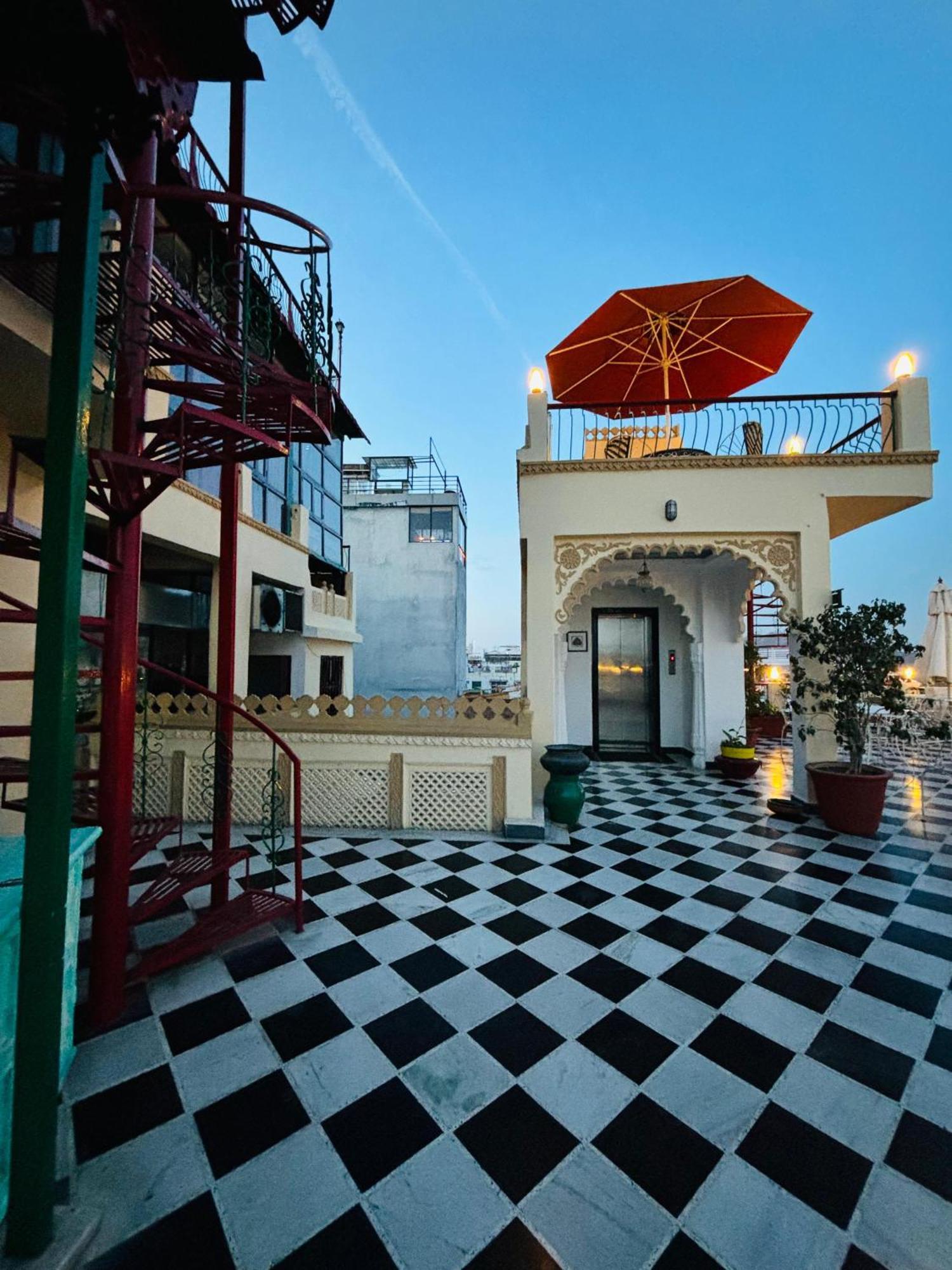 Hotel Mewari Villa Удайпур Экстерьер фото