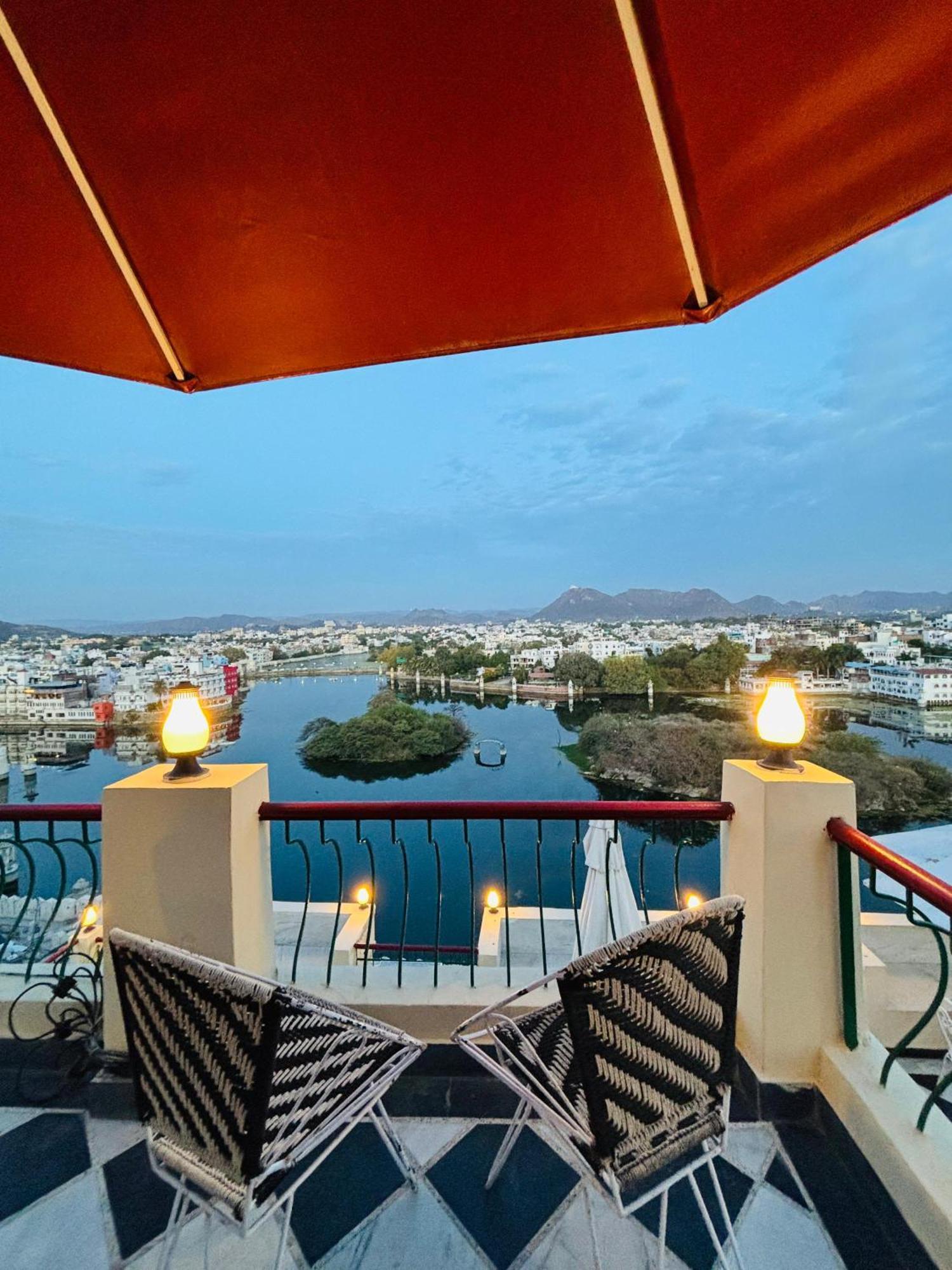 Hotel Mewari Villa Удайпур Экстерьер фото